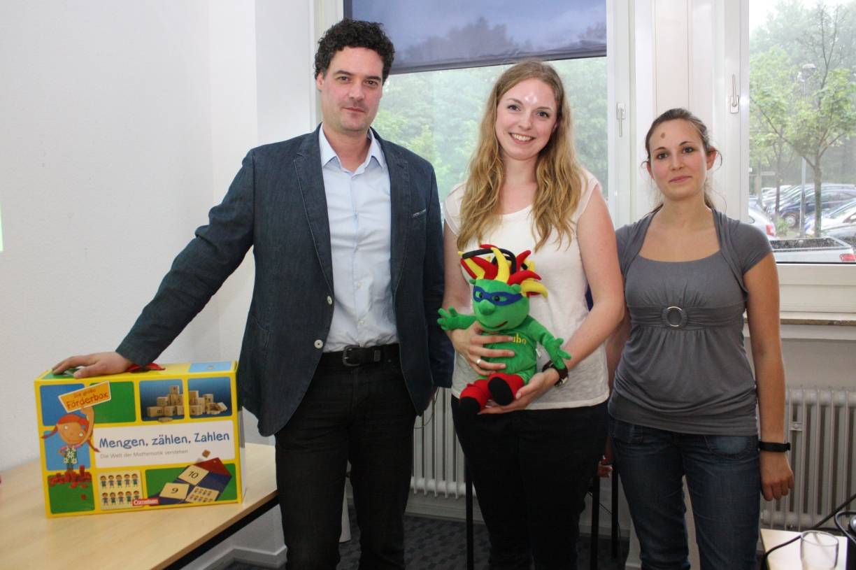  Prof. Thomas Hennemann und die beiden wissenschaftlichen Mitarbeiterinnen Henriette Otto und Anja Nenno betreuen das Projekt. 