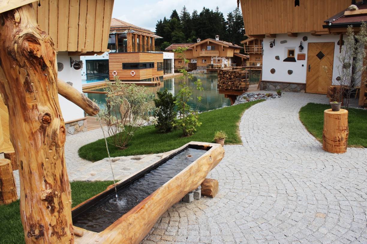  Unser Hauptgewinn: Ein Aufenthalt im wunderschönen INNs HOLZ Hotel &amp; Chaletdorf in Österreich. 