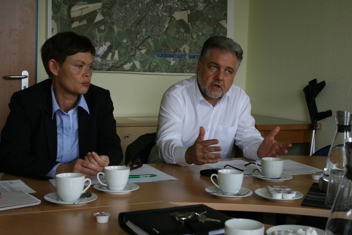  Thomas Dinkelmann und seine Pressesprecherin Dr. Silvia Nolte. 