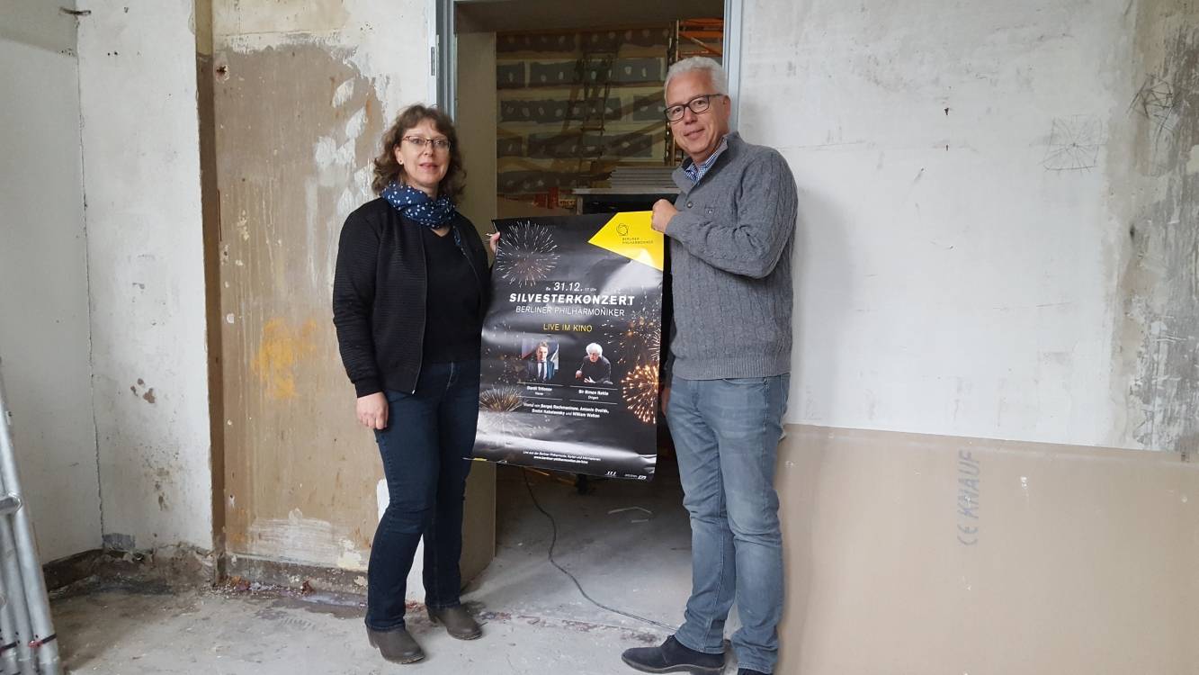  Rund 900.000 Euro kostet der Umbau des Mettmanner Weltspiegels, am 15. Dezember feiern Anke-Simone Burkhardt (Theaterleitung) und Thomas Rüttgers (Geschäftsführer) die Eröffnung.  