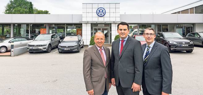  Verkaufsleiter Robert Merchel, Centerleiter Ivko Todorovic und Serviceleiter Gorden Reineke. 