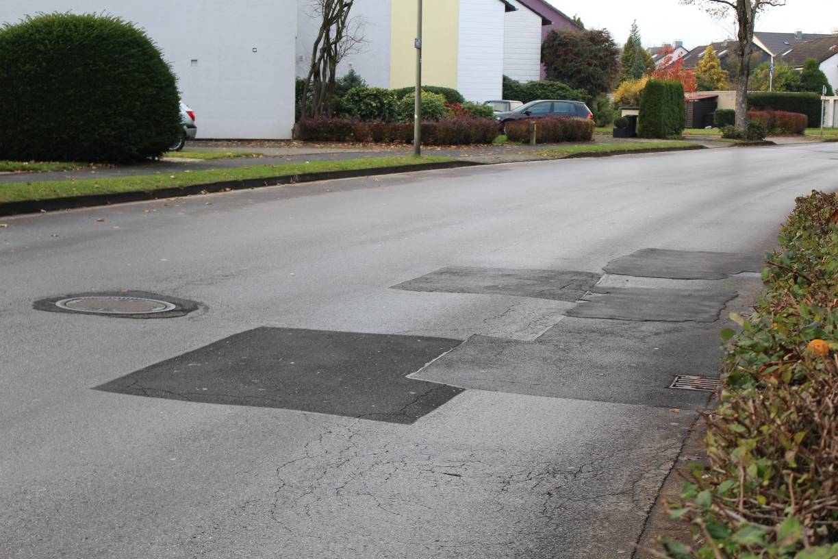  Der Düsselring ist der reinste Flickenteppich, doch erst 2019 soll nach Wunsch der Verwaltung Abhilfe geschaffen werden. 