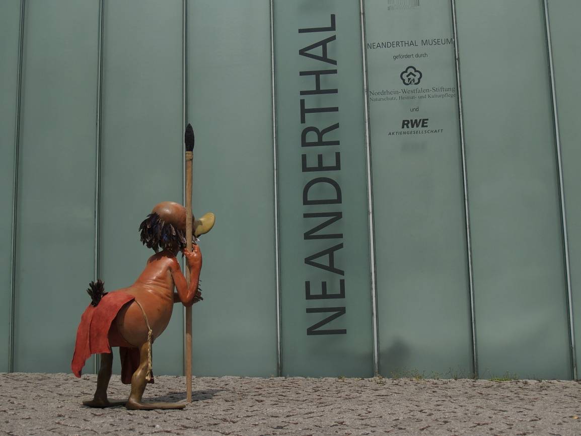 Familienführung im Neanderthal Museum: Entenmarsch durch die „DUCKOMENTA“
