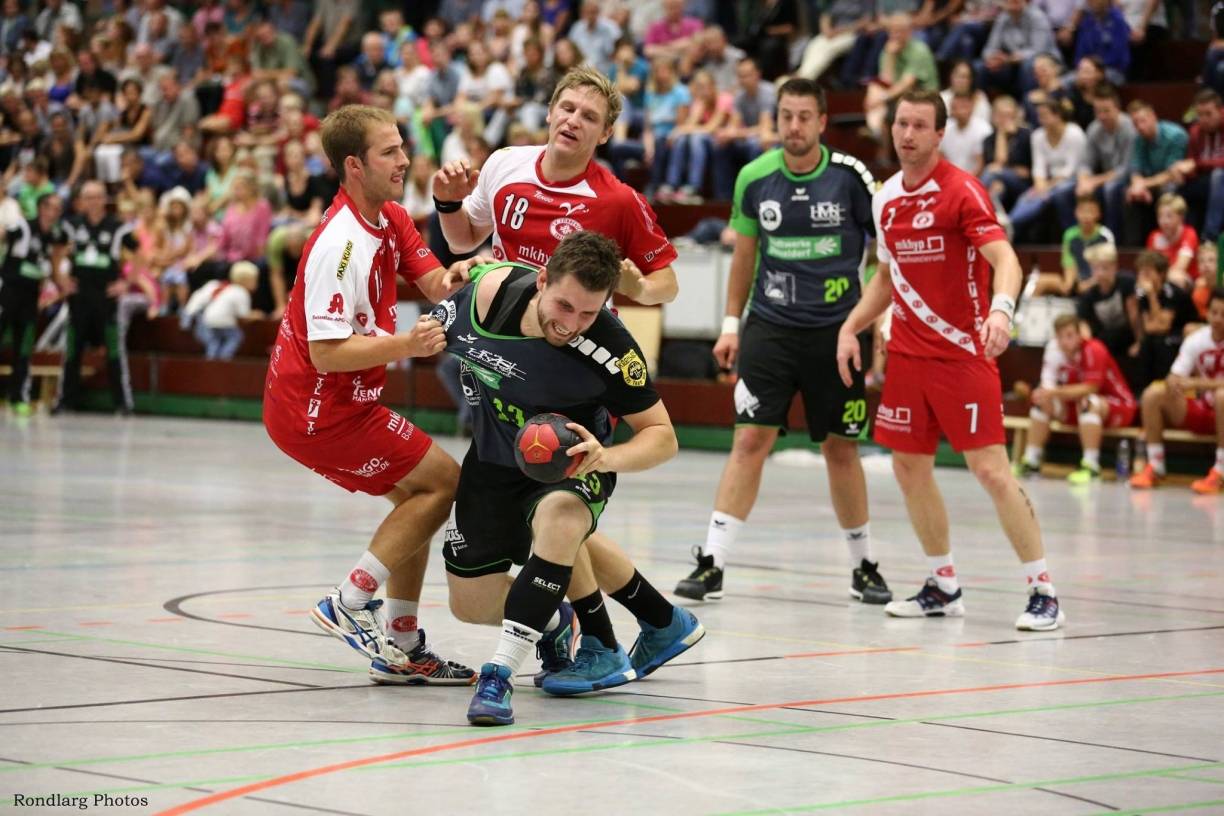 Handballer starten mit einem Sieg