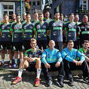  (v.l.) Isenburg, Bily, Piecuch, Schirweit, Tiedermann (Trainer), Klein, Loschinski, Mühlenhaupt, Widera, Hellbeck, Falkenberg, Kruse, Wittenberg, Verholen, Munkel, Mandlik, Ebeling (Mentalcoach), Beyer (Betreuer), Pecher (Physio). 