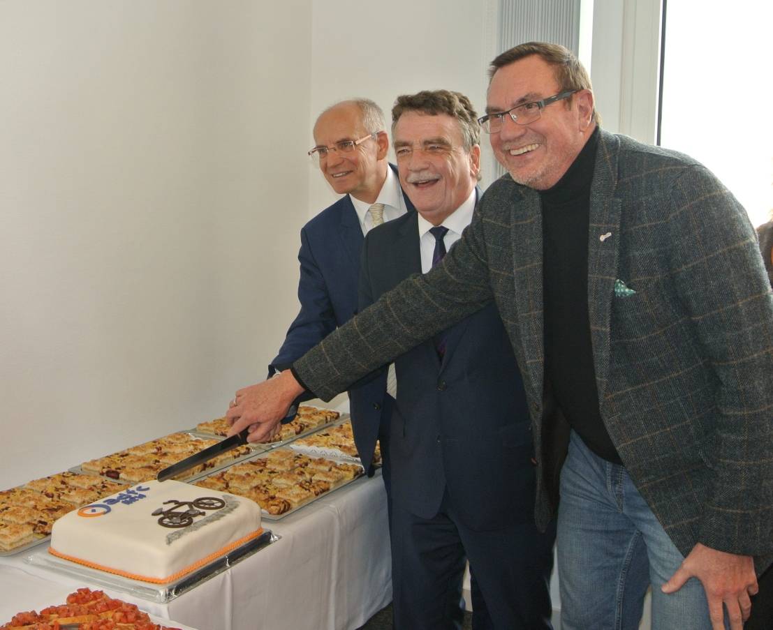  Thomas Semmelmann, Landesvorsitzender des ADFC NRW, Verkehrsminister Michael Groschek und Ulrich Syberg, Bundesvorsitzender des ADFC, bei der Einweihungsfeier des ADFC NRW.  