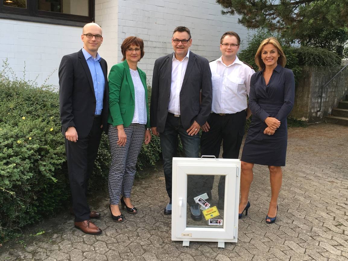  Fabian Kippenberg, Gabriele Hruschka, Hauptkommissar Udo Wilke, Christoph Siegertund Michaela Noll. 