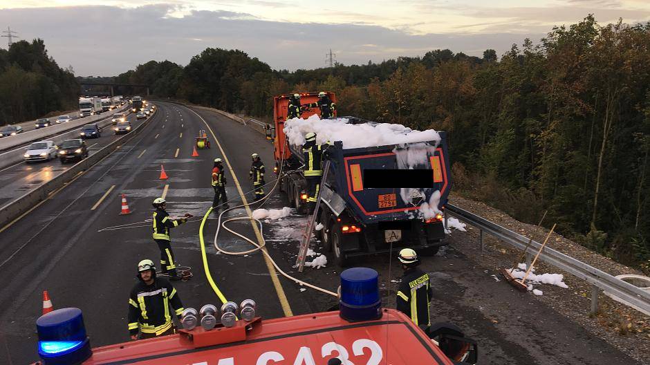 A3 wieder gesperrt - diesmal wegen eines Gefahrgut-LKW, der brannte