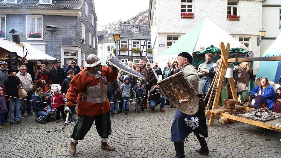 Rhenag Ritterfest und verkaufsoffener Sonntag