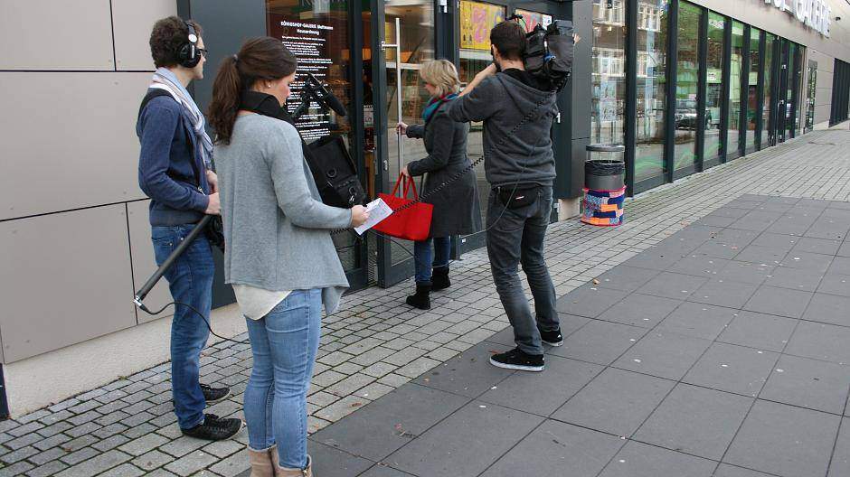 Yvonne Willicks und ihr Team befragten die Besucher für die "Servicezeit".