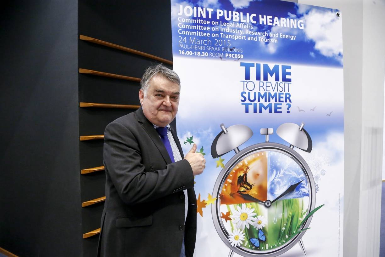  Herbert Reul setzt sich schon seit Jahren für die Abschaffung der Sommerzeit ein. 
