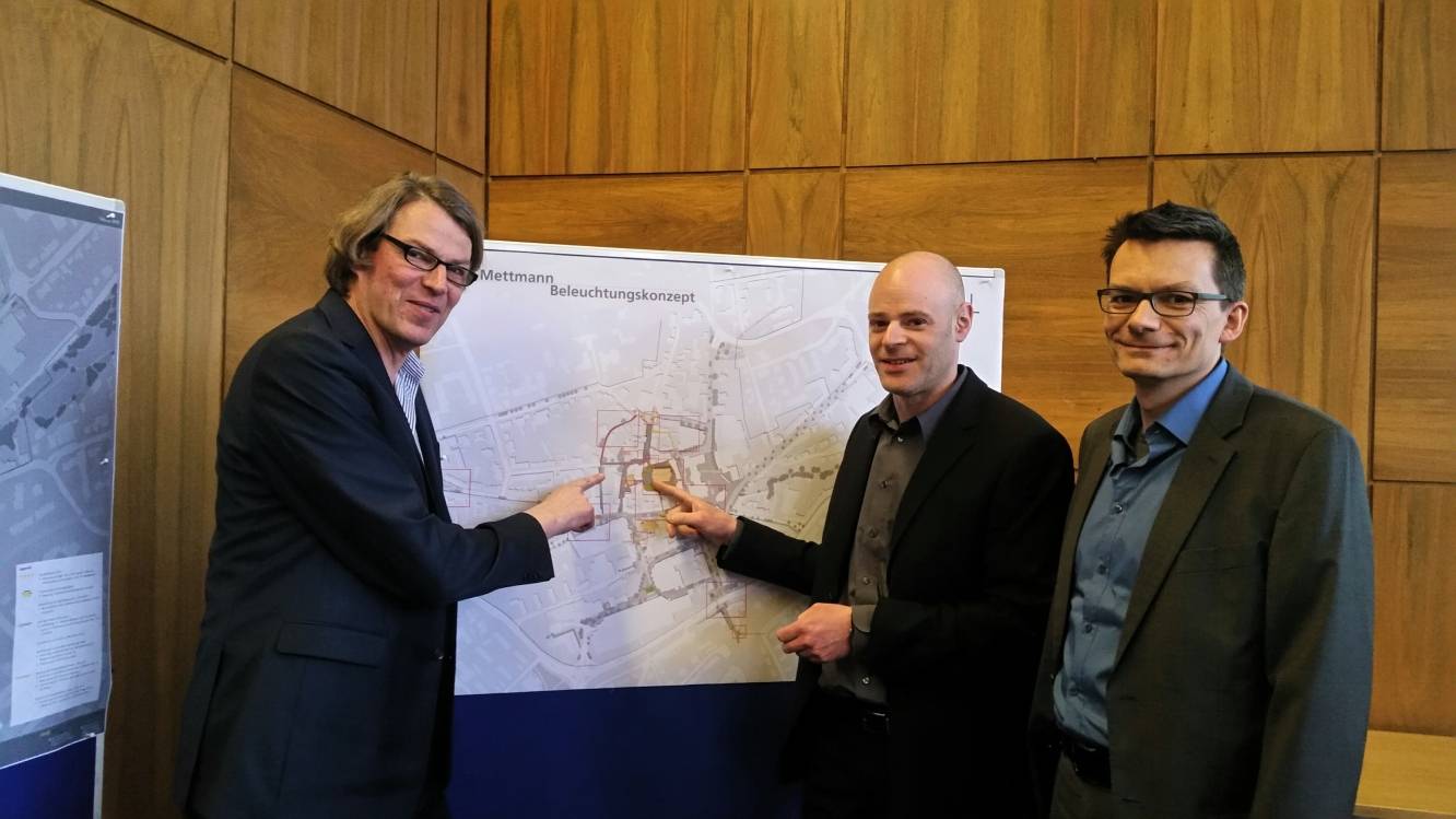  Haben gemeinsam das Konzept zur Innenstadtbeleuchtung entwickelt: Martin Rogge (Büro Stadtraum), Jürgen Spitz und Klaus Bieckmann (Dial). 