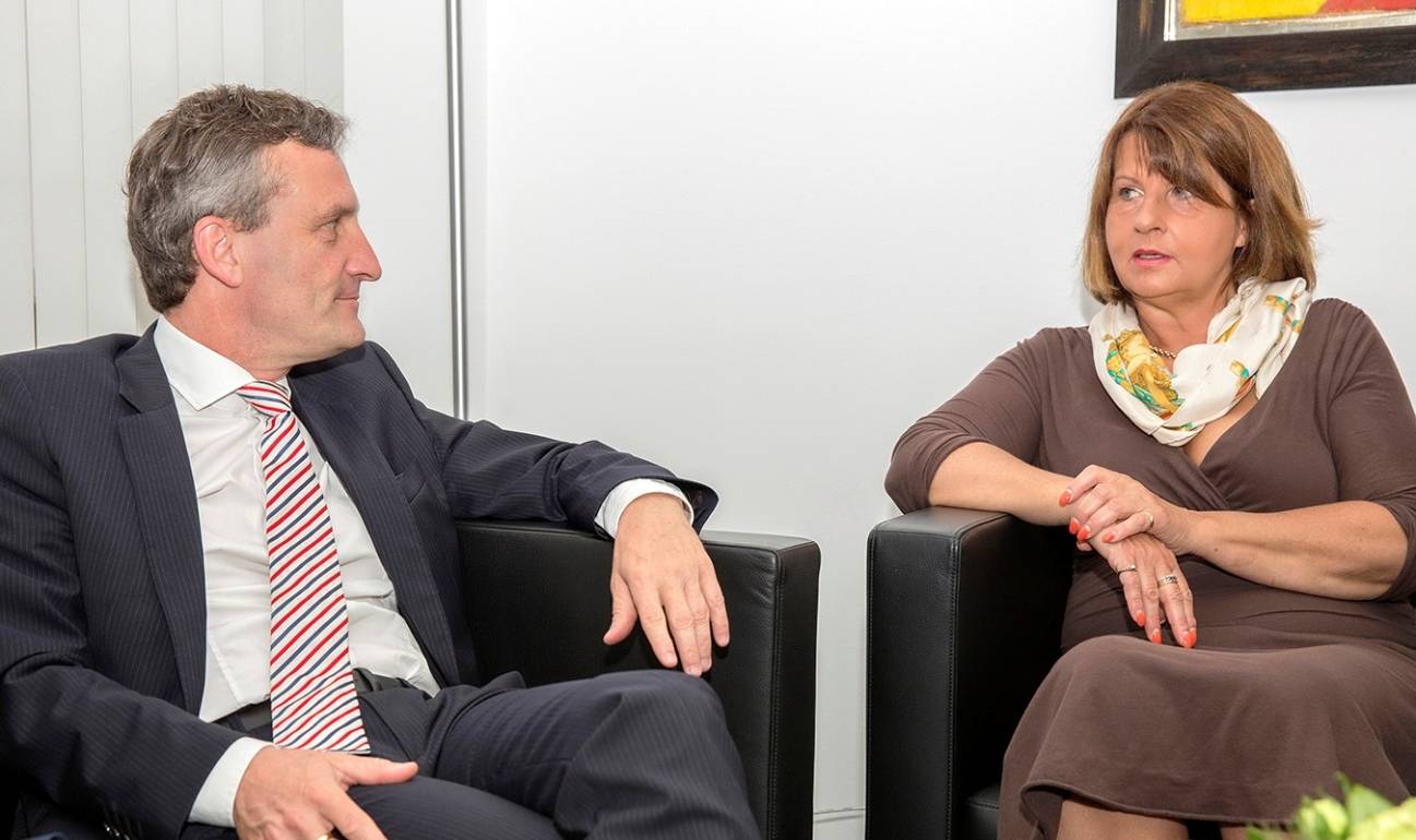  Andrea Rottmann im Gespräch mit Thomas Geisel. 