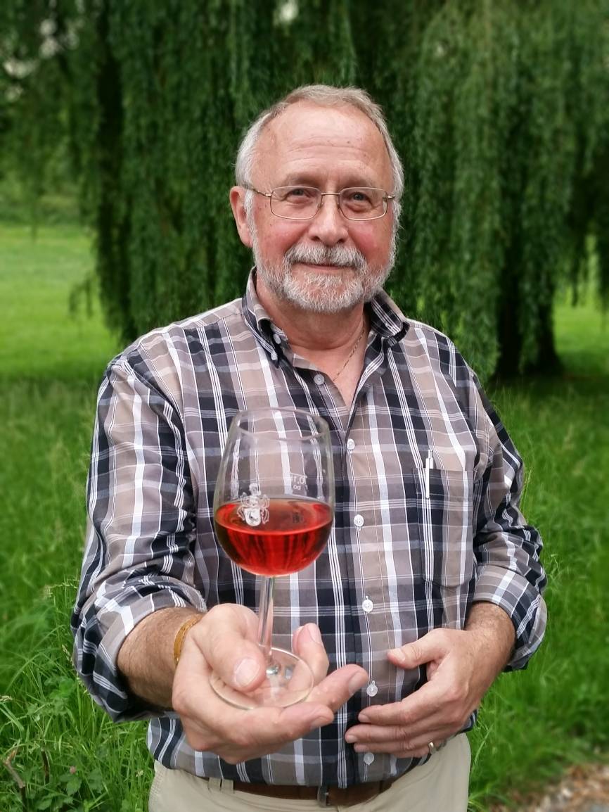  Hans-Werner Stahlschmidt von Beaweine hat leckerre Tröpfchen im Angebot. 