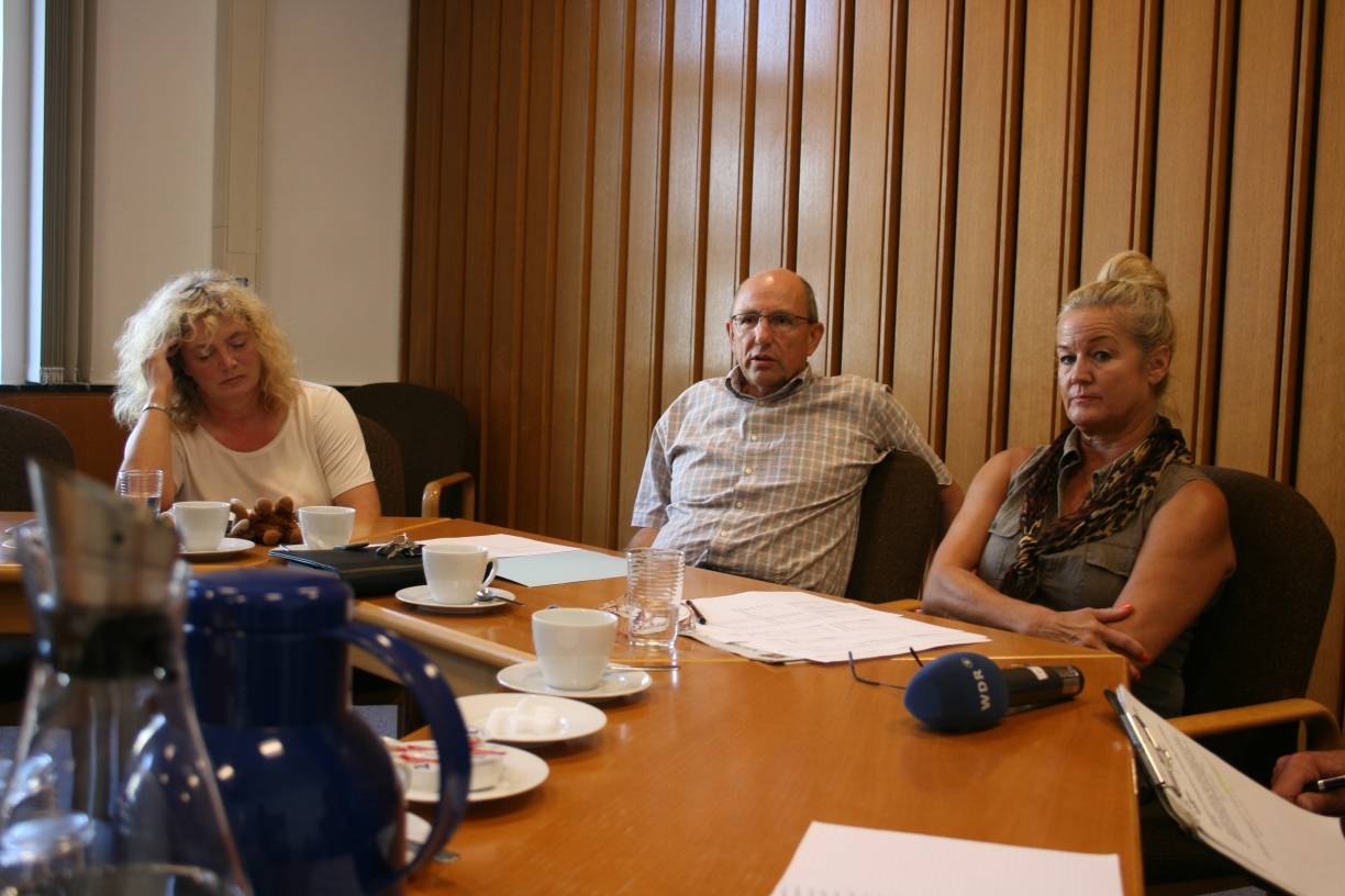  Sind vor große Probleme gestellt, tun aber ihr Möglichstes: Anja Karp, Kurt-Werner Geschorec und Marion Buschmann. 
