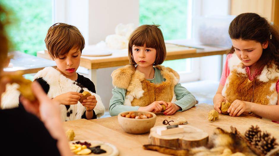 Geburtstag im Neanderthal Museum steinzeitlich feiern