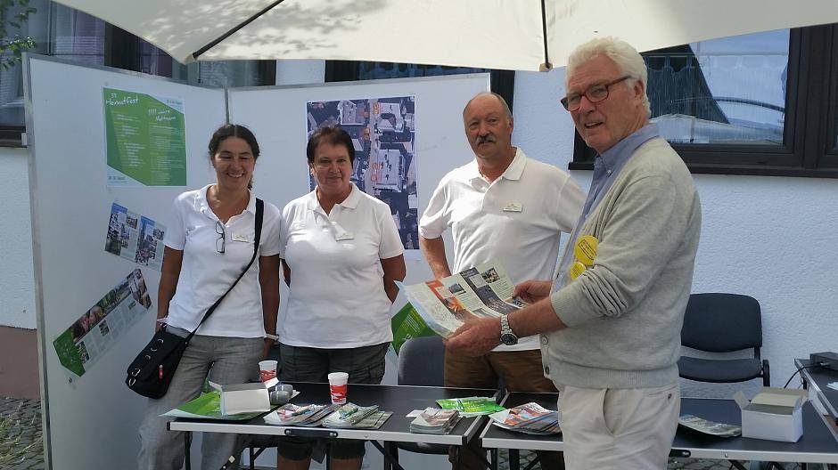 Die Damen und Herren der Wirtschaftsförderung waren ebenfalls mit einem Aktionsstand...