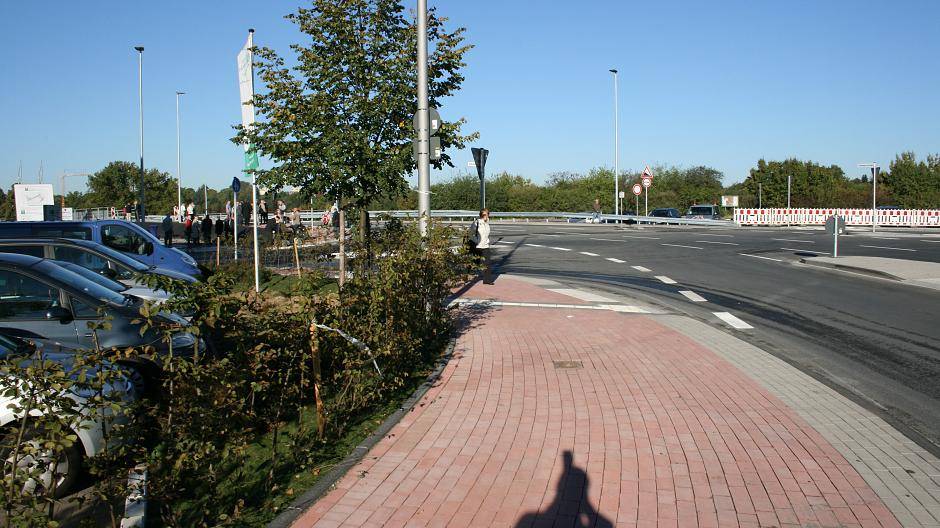 Die neue Straße erreicht man von der Johannes-Flintrop-Straße kommend, wenn man im...