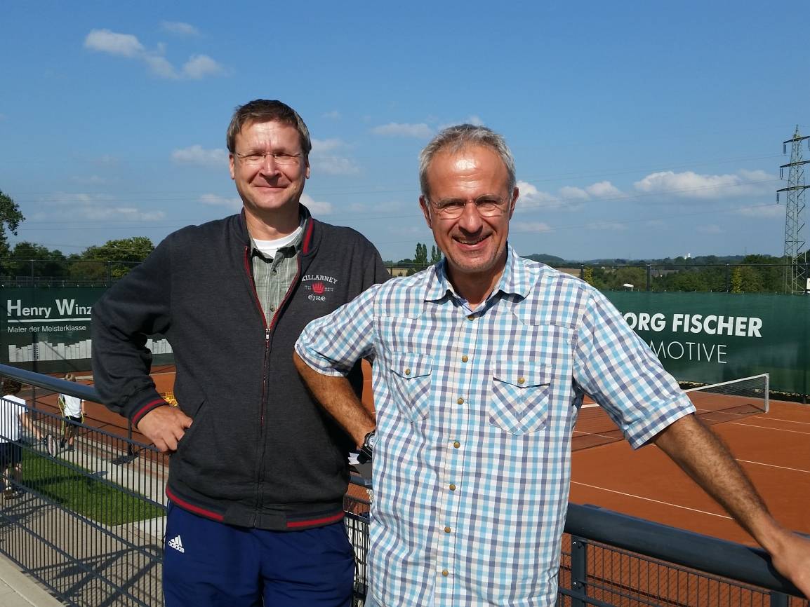  Neuer Sportlicher Leiter der Hockeyjugend Oliver Voigt und MTHC Pressesprecher Alexander Konrad. 