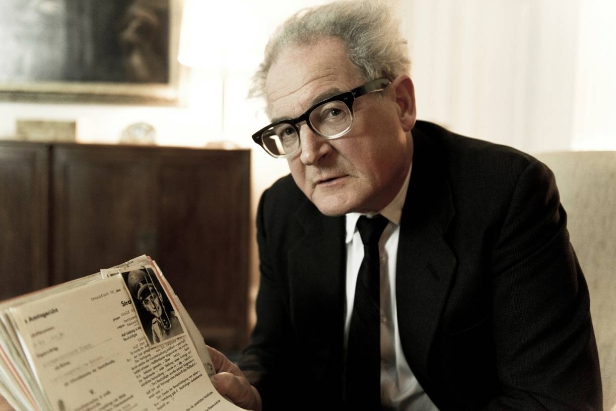  Fritz Bauer (Burghart Klaußner) sucht Adolf Eichmann. 