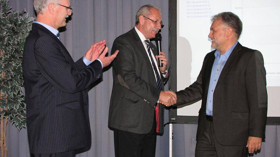 Nachdem das Endergebnis feststand, bat der amtierende Bürgermeister, Bernd Günther,...