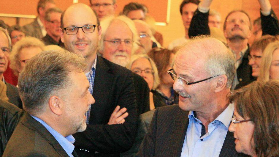 Als Einer der Ersten gratulierte Norbert Danscheidt Thomas Dinkelmann zur...