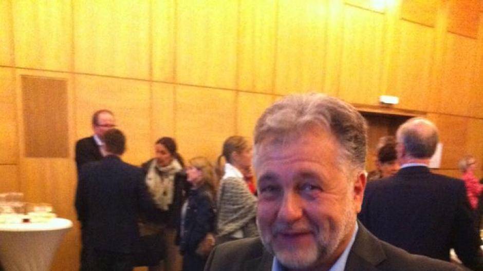 Nach dem großartigen Sieg genehmigte sich Mettmanns neuer Bürgermeister wohlverdient...