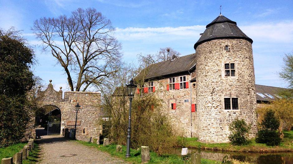 Die Wasserburg Haus zum Haus in...