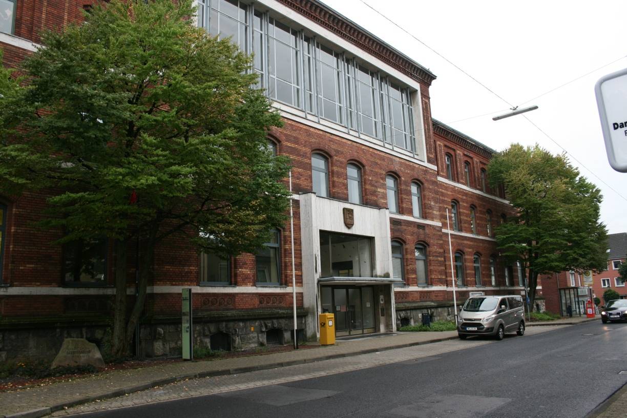 Wer zieht als neuer Bürgermeister in das Mettmanner Rathaus an der Neanderstraße ein und wird Nachfolger von Bernd Günther? Mit ersten Ergebnissen ist am Sonntag ab 18.10 Uhr im großen Ratssaal zu rechnen. 