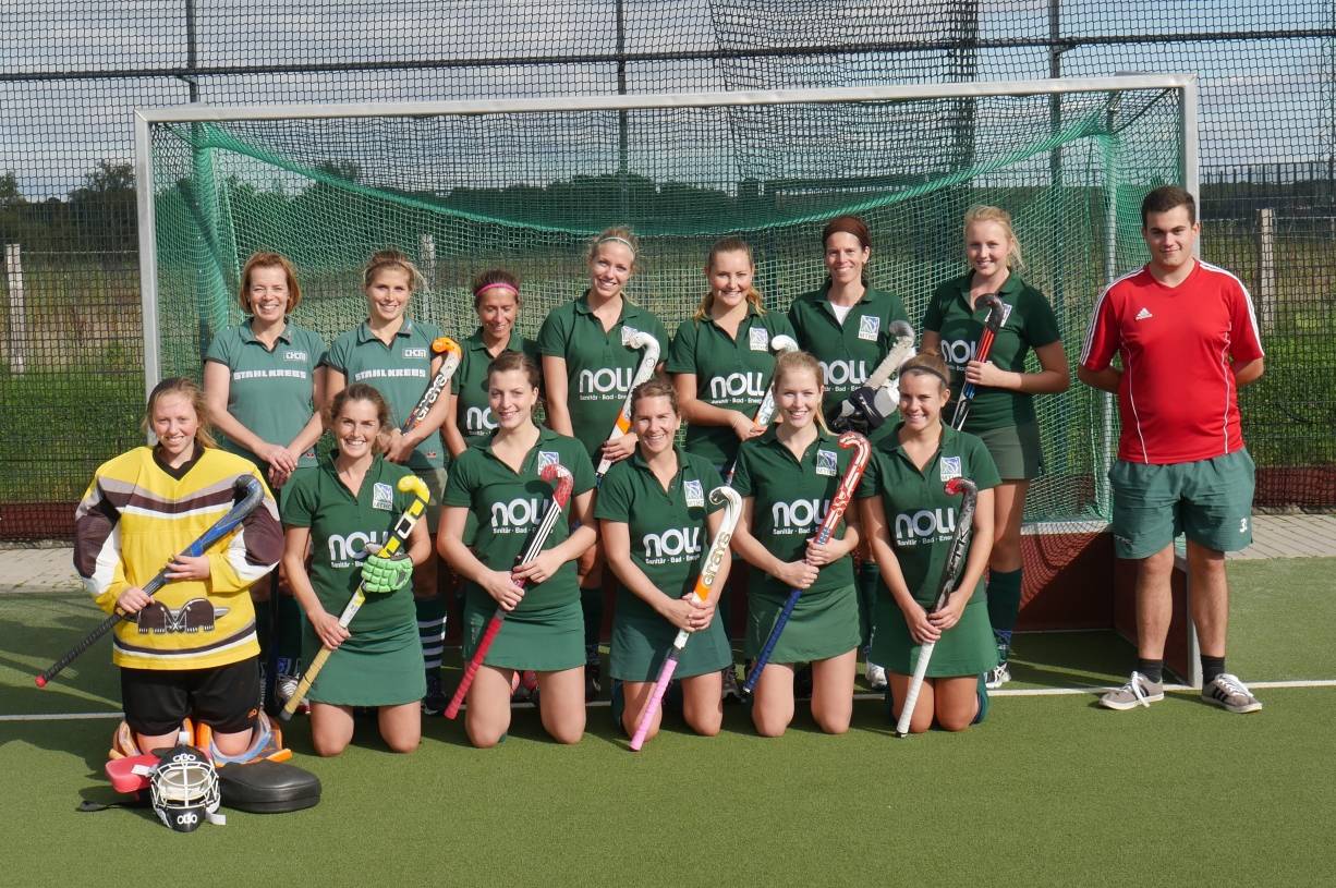  Oben v.l.: Ulrike Illenseher, Jessica Balzer, Sabrina Perino (Capitän), Annika Wölke, Christiane Dahm, Katja Scholten, Candice Schnelting (Co-Capitän), Trainer: Simon TrappUnten v.l.: Nele von Vegesack, Dorothee Matthäus, Kerstin Kleineberg, Caroline Pierre, Carolin Kötter, Luisa MeierAußerdem im Kader: Marie-Luise Stade, Andrea Heups, Annika Bastigkeit, Friederike Sprothen, Johanna Meier, Stefanie Terworth, Grit Vauteck, Elena Winkler, Caroline Wulf. 
