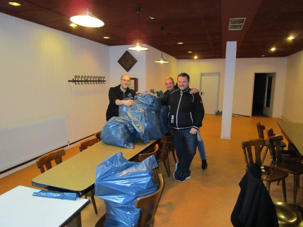  Die Schützenbrüder Daniel Gebauer, Thomas Gonschorek und Christian Mansfeld. 