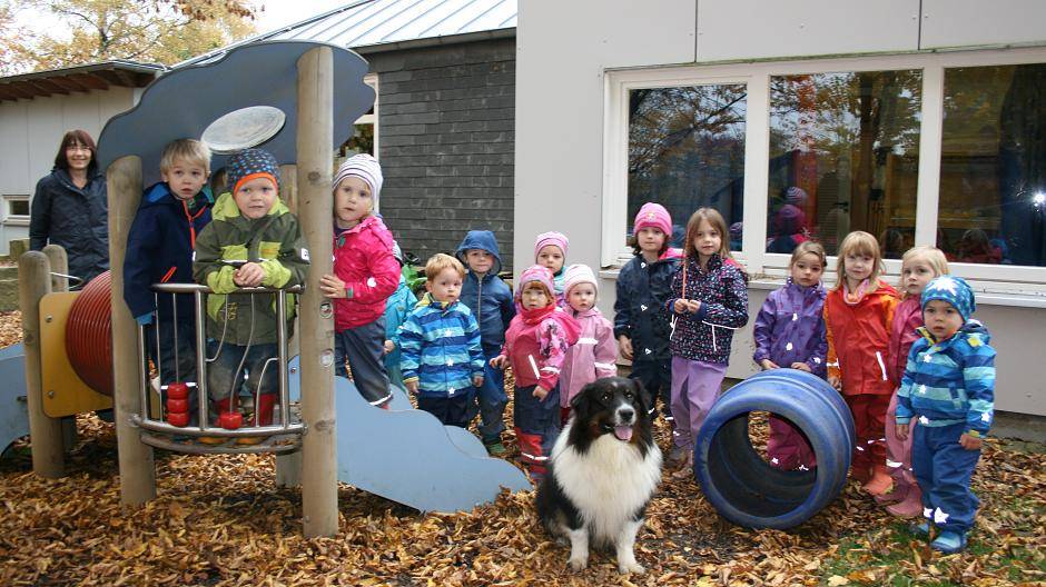 Kindergartenkinder sind auf den Hund gekommen