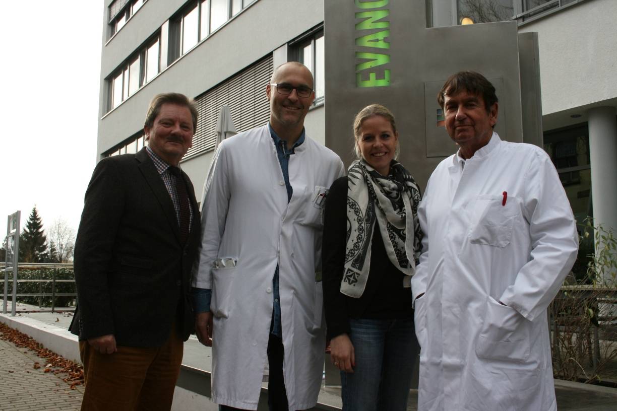  Klinikleiter Bernd Huckels, Pressesprecherin Hannah Lohmann und die Neurologen Karsten Kohlhaas und Dr. Harald Brauer laden die Mettmanner zum Informationsnachmittag am kommenden Dienstag ein. 