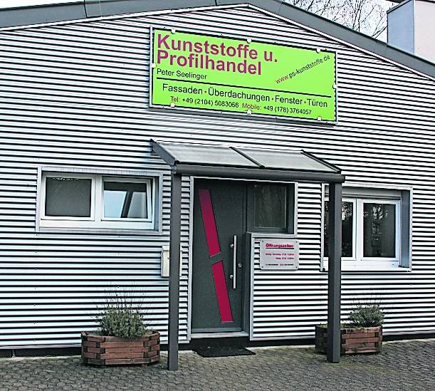  Balkonblenden, Markisen und Haustüren sind nur ein Teil der Angebotspalette, die Peter Seelinger in seinem Geschäft Am Altenbruch 29 seinen Kunden bietet.  