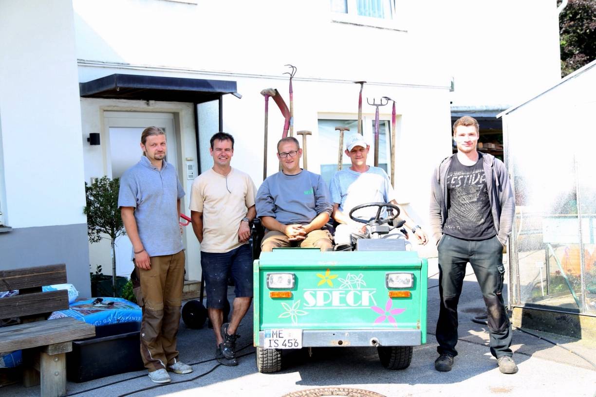  Ingo Speck (2.v.l.) mit seinem Team. 