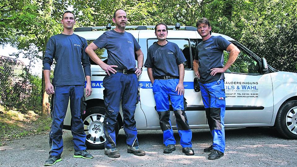  In Sachen Sauberkeit in Mettmann unterwegs: Das Team von Reils &amp; Wahl. 