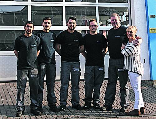  Das Team von BMotors in Mettmann steht seit Jahren für Kompetenz und Qualität. 