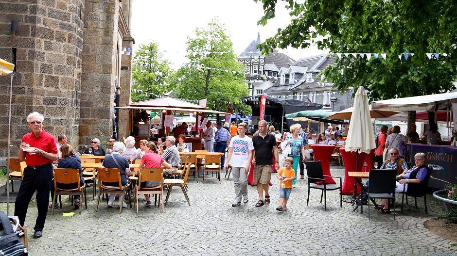 Der Markt zeigte sich während des Weinsommers von seiner schönsten...