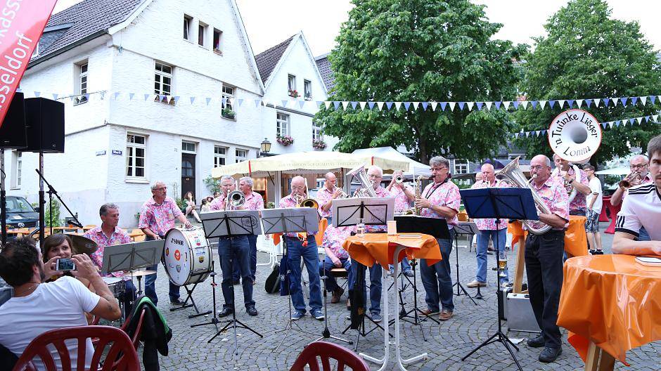 Die holländische Marching-Band Joekskapel 'n Tuûnke...