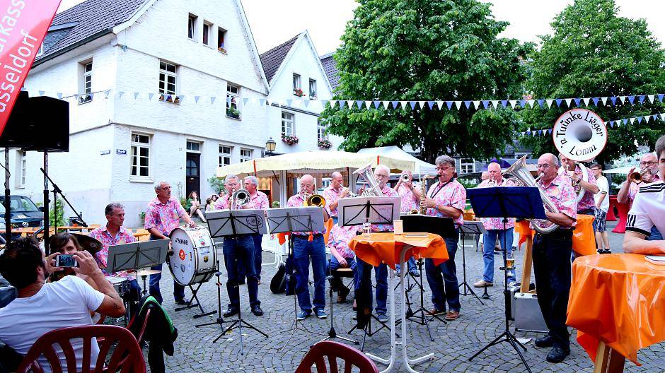 Die holländische Marching-Band Joekskapel 'n Tuûnke...