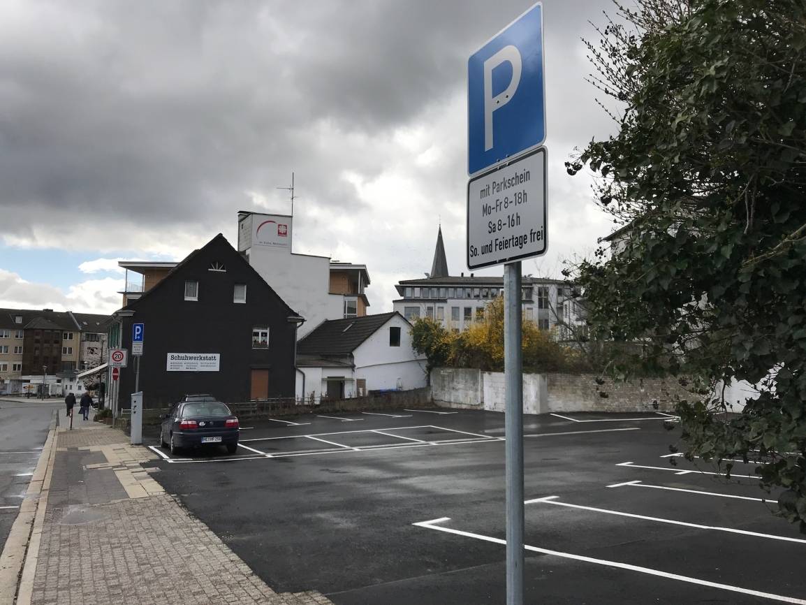 Parkplatz an der Johannes-Flintrop-Straße wurde freigegeben