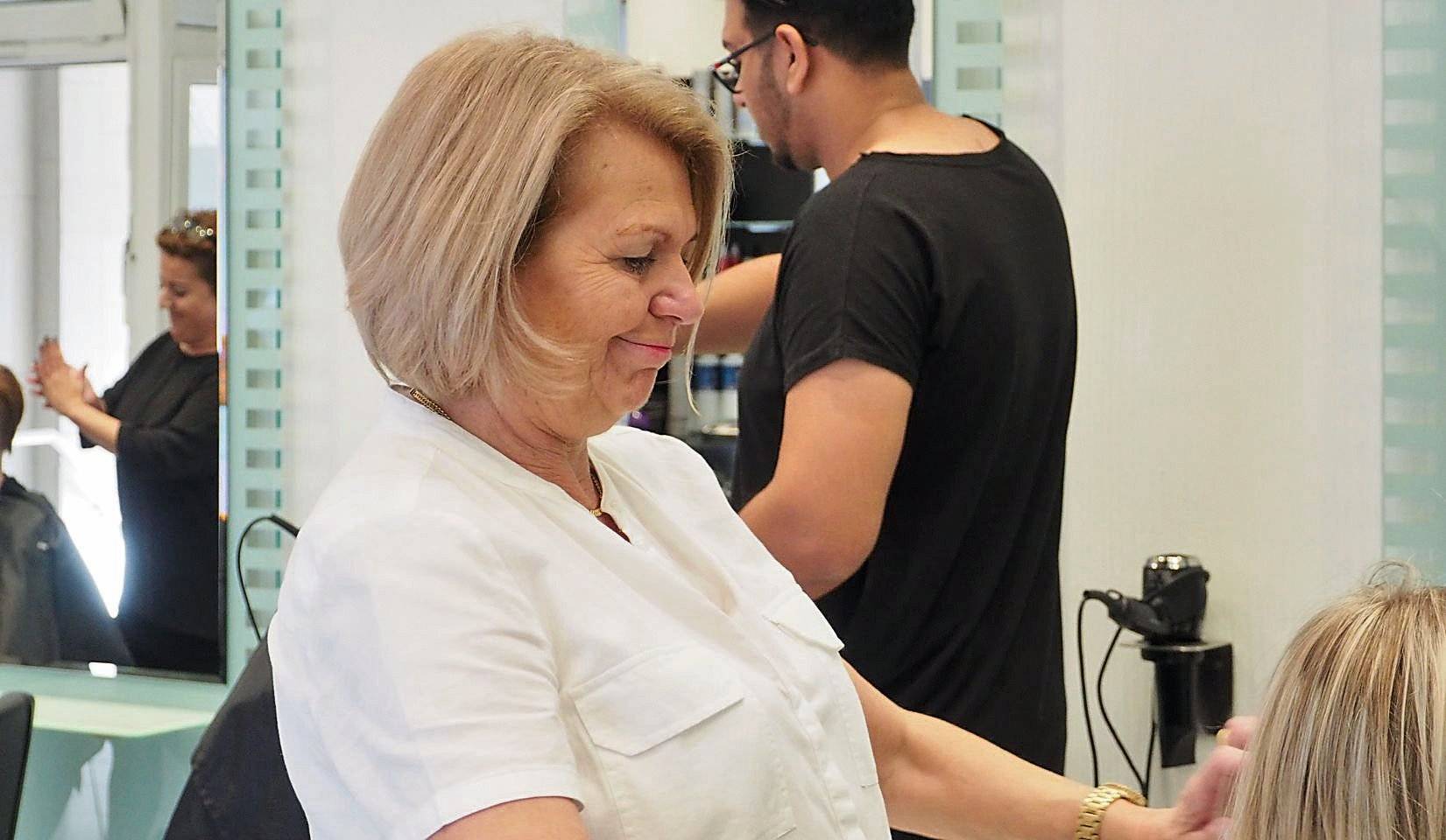  Das Team von Hair Design Coroneo sorgt dafür, dass Ihre Haare perfekt gestylt sind. 