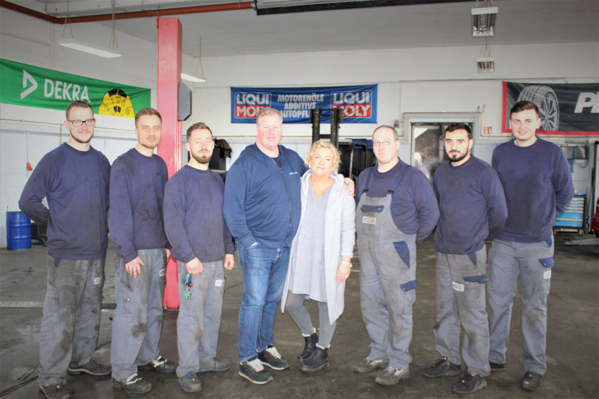  Das Team von BMotors. 