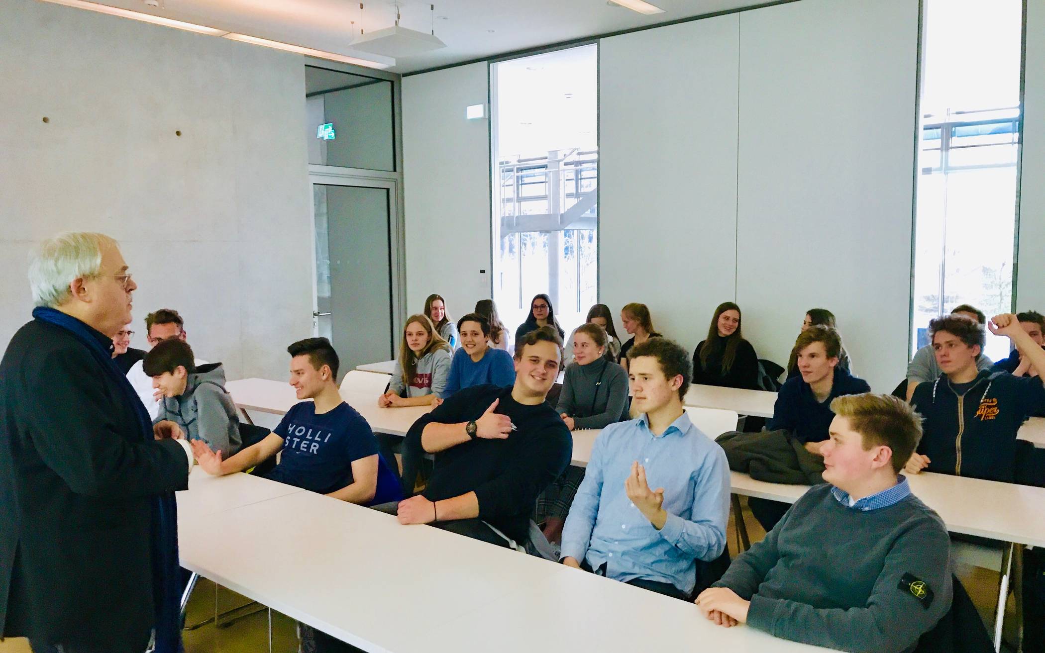 Mettmanner Schüler zu Gast in Düsseldorf: Wirtschafts-AG zu Gast im Oeconomicum