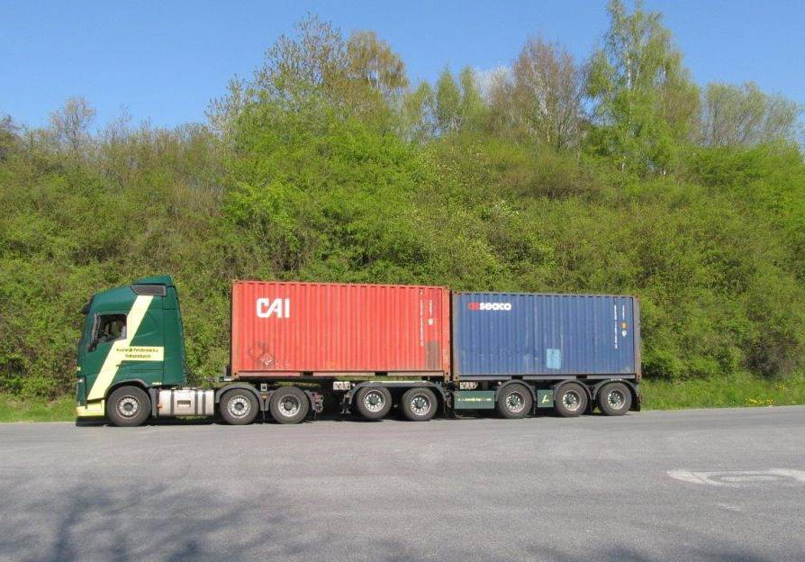 Auf der Meiersberger Straße in Mettmann: Polizei zieht überladene Lkw aus dem Verkehr