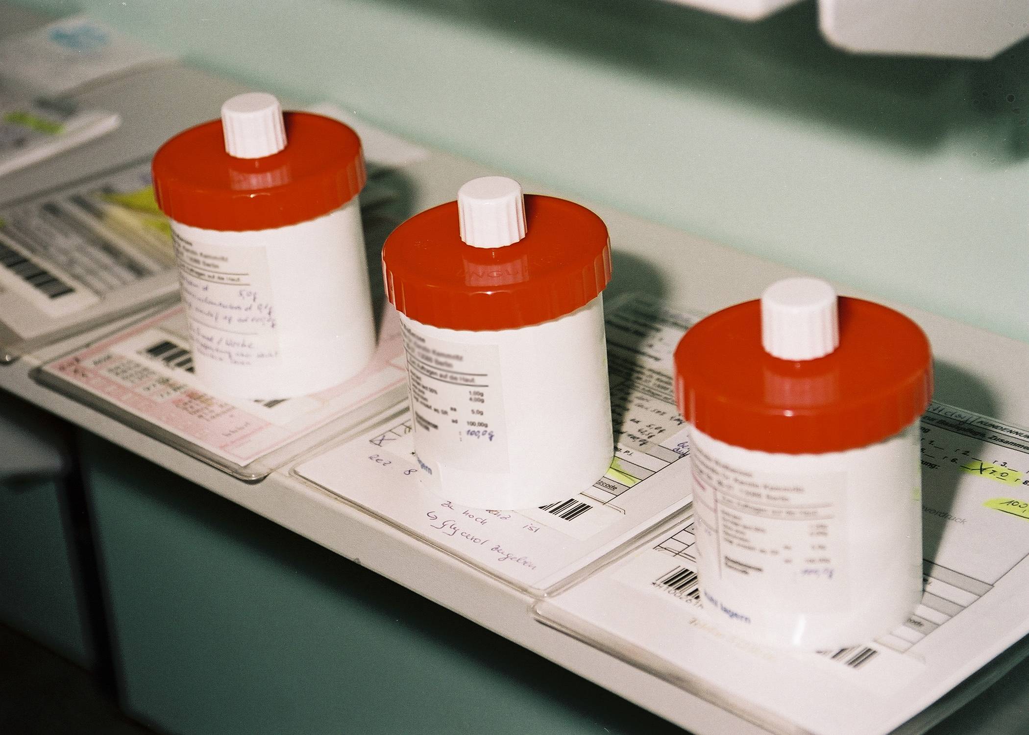  Patientenindividuell hergestellte Medikamente aus der Apotheke: Darauf können insbesondere  Kinder häufig nicht verzichten. 