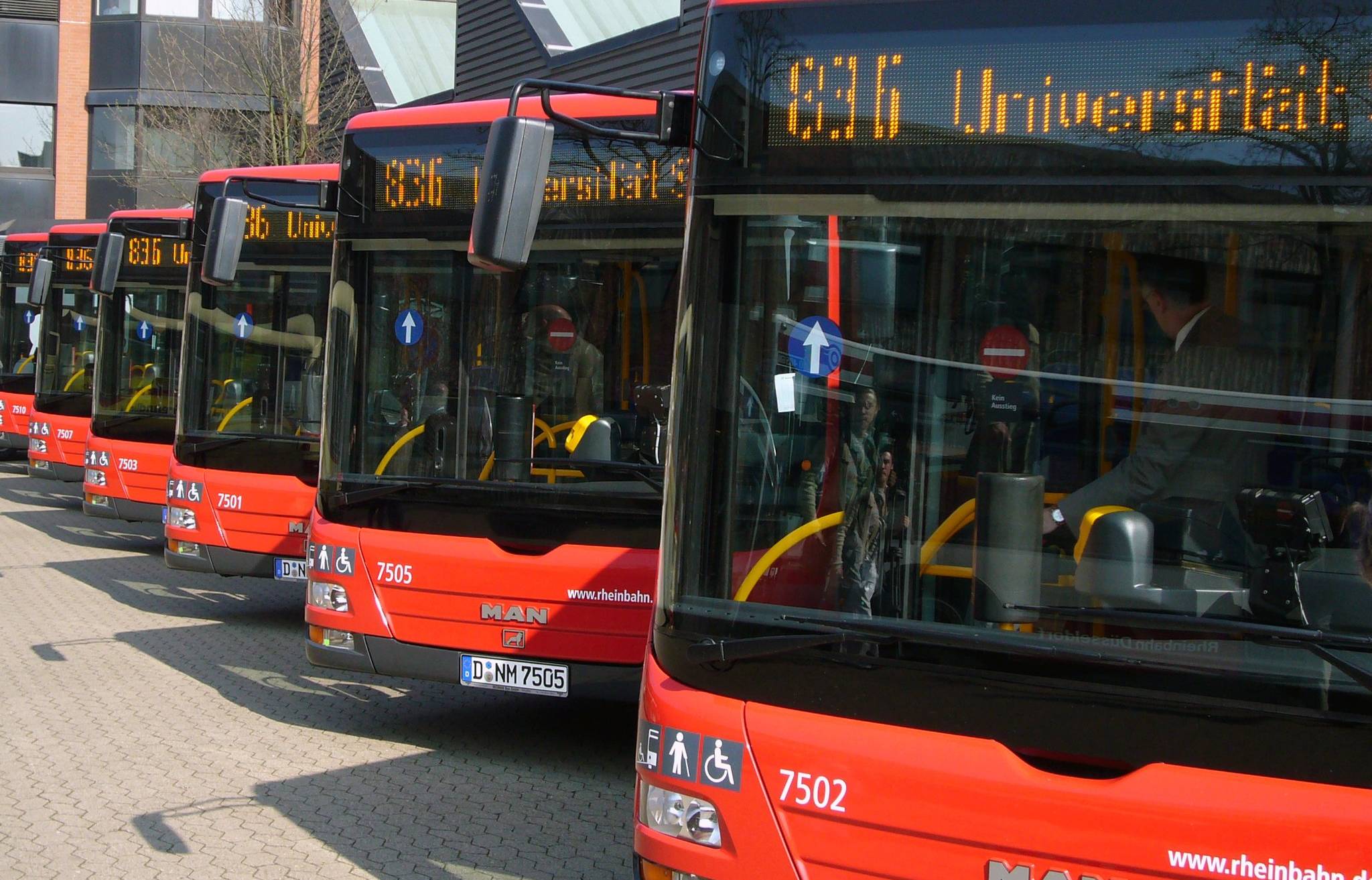 Dynamische Fahrplananzeigen am Jubiläumsplatz