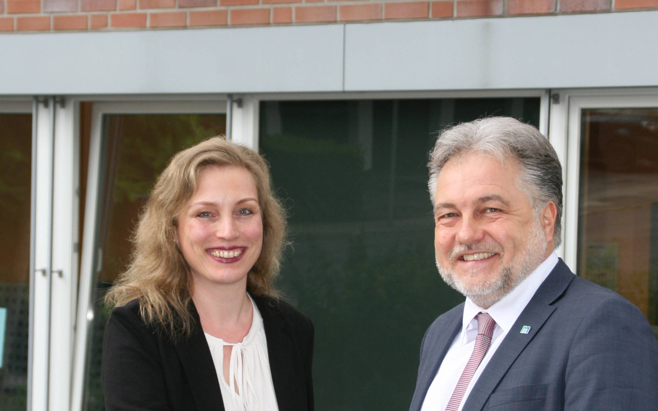  Bürgermeister Thomas Dinkelmann und seine Mitarbeiterin Sandra Balcke. 