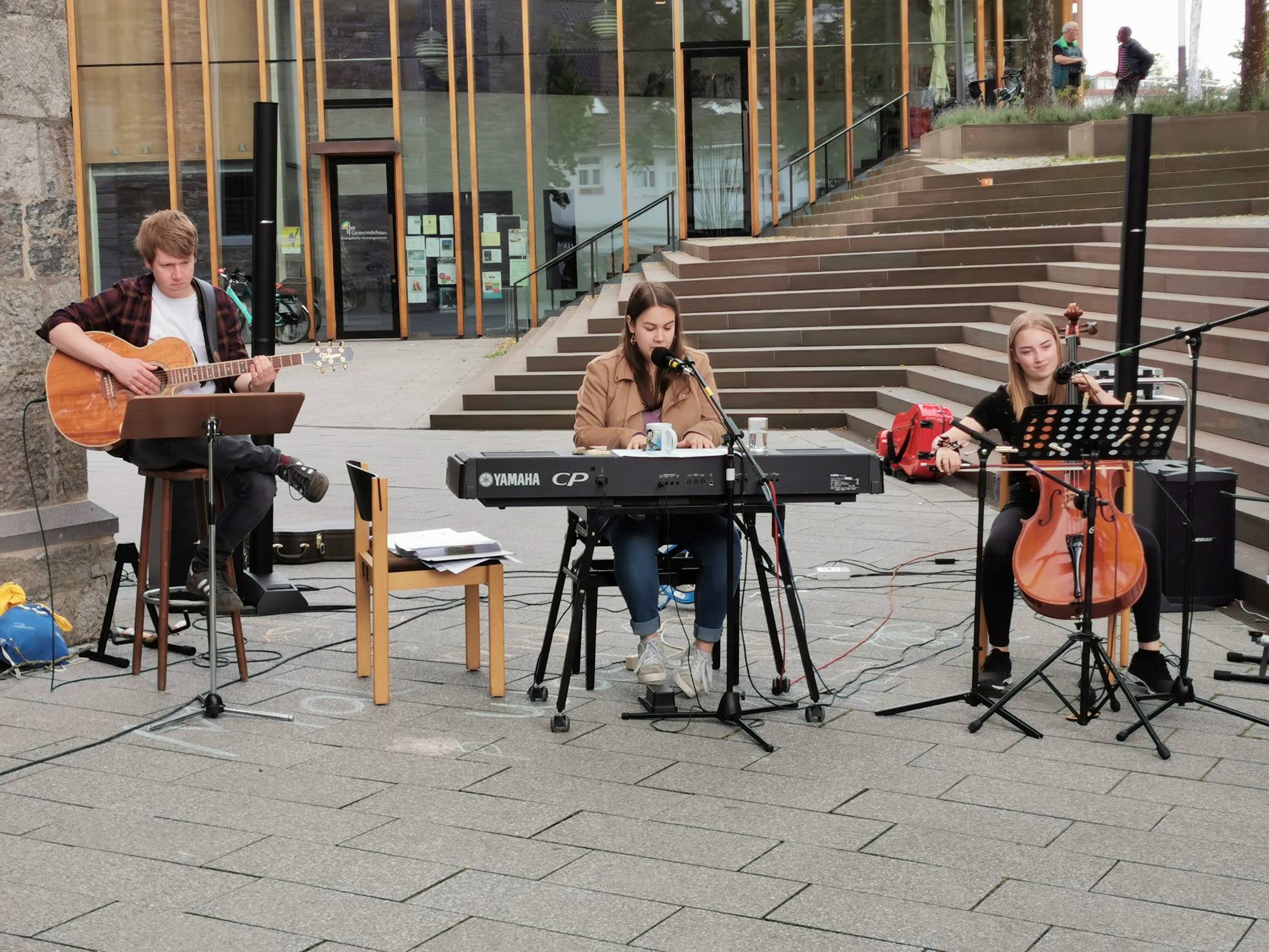  „Das Kollektiv“. Die Gruppe des CVJM, die bei Festen für musikalische Stimmung sorgt. 