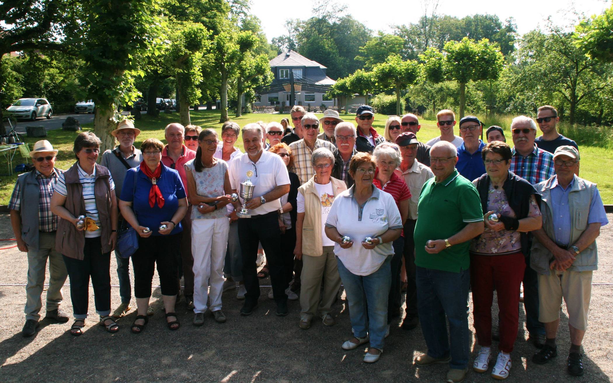 Insgesamt acht Teams traten bei der 1. Mettmanner Boule-Stadtmeisterschaft...